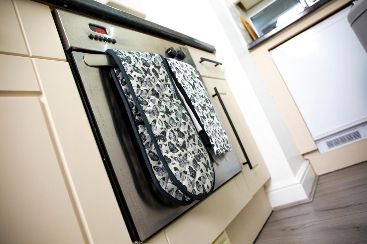 Modern Townhouse Apartment With Free Parking And Wifi Stratford-upon-Avon Eksteriør billede