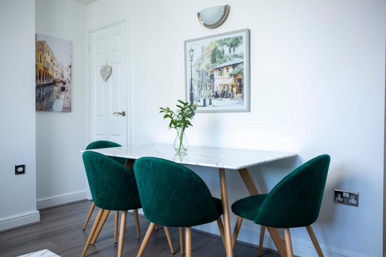 Modern Townhouse Apartment With Free Parking And Wifi Stratford-upon-Avon Eksteriør billede