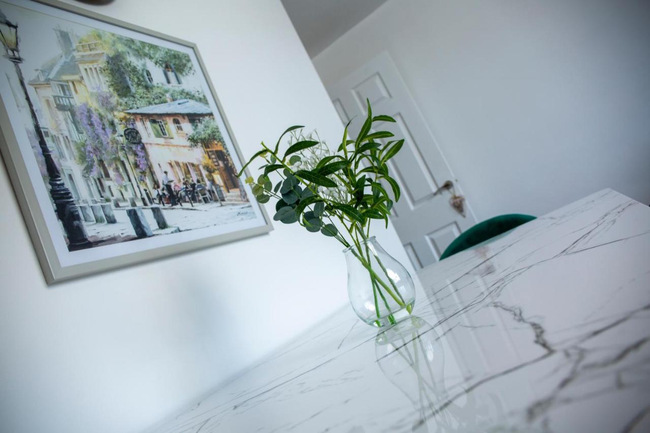 Modern Townhouse Apartment With Free Parking And Wifi Stratford-upon-Avon Eksteriør billede