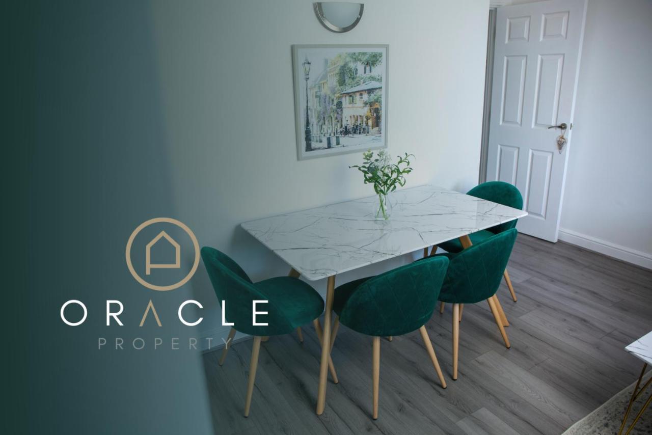 Modern Townhouse Apartment With Free Parking And Wifi Stratford-upon-Avon Eksteriør billede